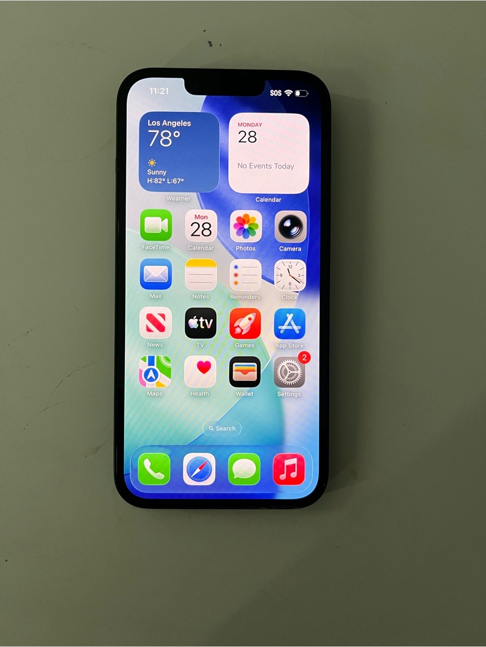 iPhone 14 - Picture 2 of 4